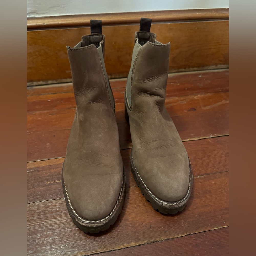 Thursday Boot Company Women’s 8 Legend in Color Pebble